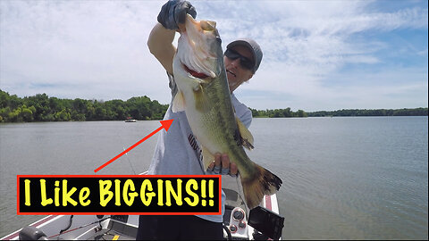 Caught A BIGGIN In Late May!! #bigbass #crankbait #bassfishing