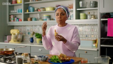 Nadiya_s 5 minute crispy egg rolls - BBC