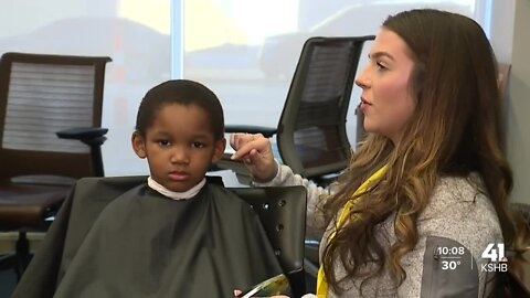 Kansas City Chiefs WR Justin Watson, wife help Operation Breakthrough cut down hair insecurity