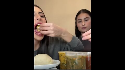 Two American ladies Learns How to eat African Food