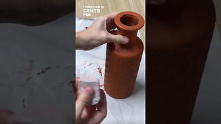 She Gave This Thrift Store Vase A Baking Soda Paint Makeover