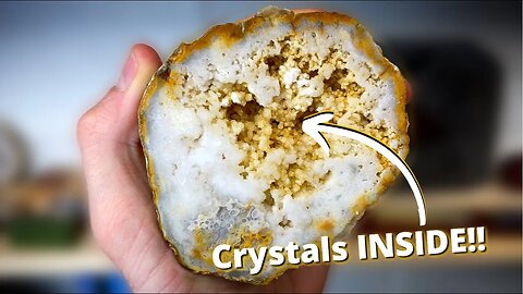 Finding Crystals Inside Kentucky Geodes | Cutting Open GEODES w/ Lapidary Saw!
