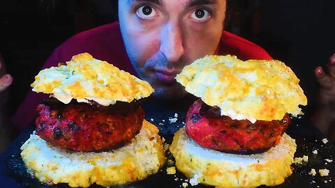 HOT CHEETOS CRAB CAKES ON GIANT RED LOBSTER CHEDDAR CHEESE BISCUITS * ASMR MUKBANG * NOMNOMSAMMIEBOY