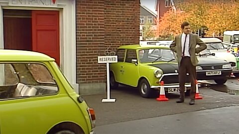 This Is How Mr Bean Park the Car