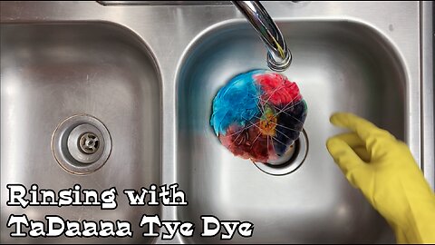 Rinsing Tie Dye with TaDaaaa Tye Dye: Vans Off The Wall Tee M