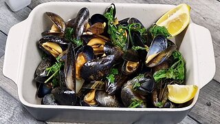 Steamed Mussels in Garlic and Lemon - 10 minutes recipe