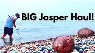 Finding Different Jasper Varieties | Underwater Rockhounding & Beachcombing for Lake Superior Rocks