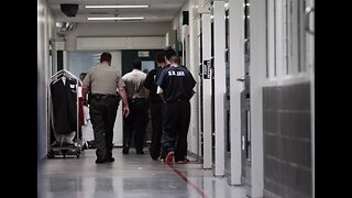 Live - San Diego Central Jail - Protesters arrive from UCSD