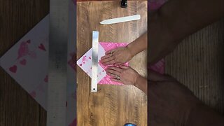 Valentine's Day Craft Alert / Make a DIY Paper Envelope Now!