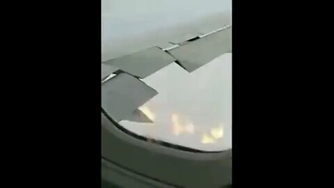 Terror for Delta Airlines flight passengers: engine on fire #trending #airplane Like 👍 Subscribe