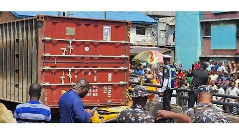 Update: Nine confirmed dead in Ojuelegba truck accident.