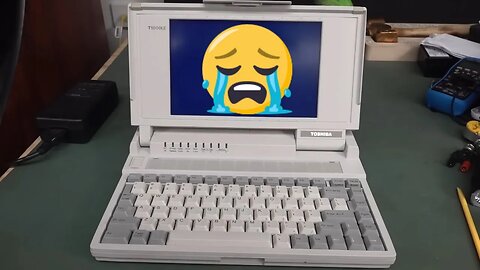 EEVblog 1527 - Toshiba T1000LE DOS Vintage Laptop Repair HELL