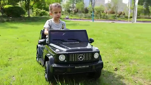 Hetoy Kids Ride On Car, Licensed Mercedes-Benz G63 12V Electric Car Battery Powered wParent