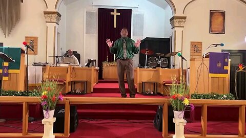 Man attempts to murder a Pastor during a live sermon in Pennsylvania.