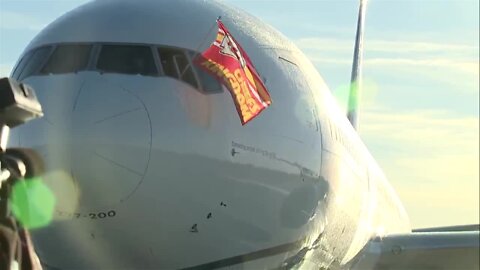 Take a look as the Chiefs touch down and the Chiefs Kingdom flag flies from the cockpit