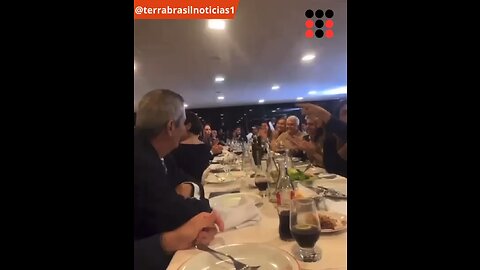 Bolsonaro liga para Valdemar da Costa Neto e se pronuncia em jantar de recepção de parlamentares