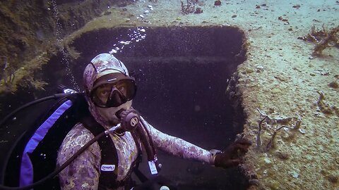 I took my friend Scuba Diving into SHIPWRECK Turned artificial reef ⚓ Best Diving South Florida