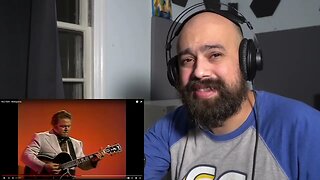 Classical Guitarist react to Roy Clark Malaguena