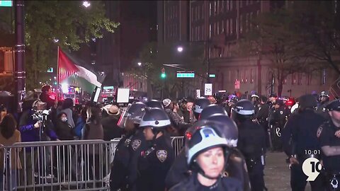 Mass Arrests At Columbia University As NYPD OFFICERS Move Into Building Occupied By Protesters
