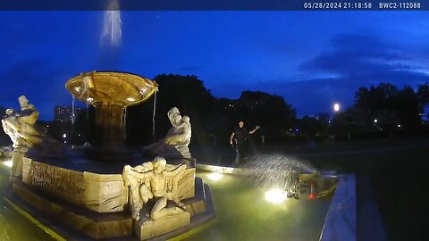 University Circle police officers rescue baby ducks from fountain at the Cleveland Museum of Art