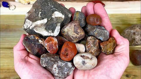 Picking Lake Superior Agates & Chalcedony to Cut | Showing Agate Characteristics & Tips for Finding