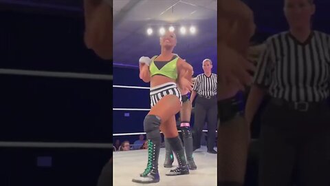 Amber Rodriquez hits the Unprettier on Zayda Steele