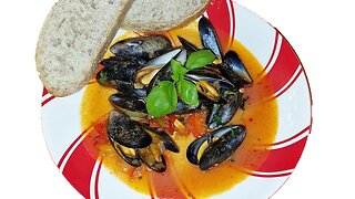 Mussels Steamed in a tomato and Lemon Sauce