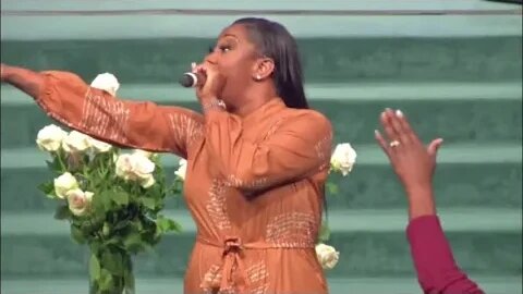Le’Andria Johnson "Deliver Me" (in Brown Missionary Baptist Church, Southaven, MS 2023)