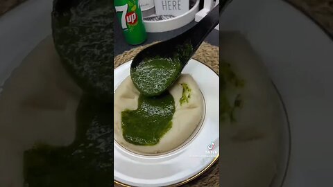 Best way to cook Amala and Ewedu #food #foodie #foodbloggers #cooking #frying #viral