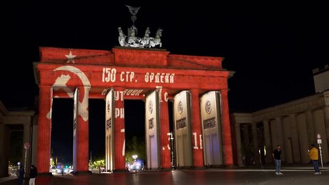 Berlin: Brandenburg Gate's projector got hacked showing 1945 Soviet Victory flag