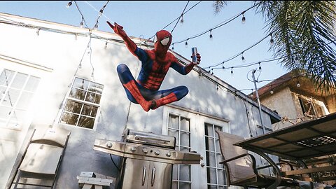 Spiderman on vacation in Venice Beach • BTS
