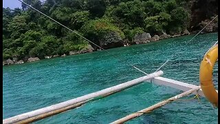 Clear blue water in the Philippines 🇵🇭