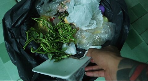 Cooking with food From the Public Trash Bin, eating the dirtiest in the world