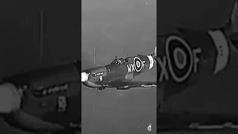 em 1944. Um Spitfire Mark IXC do polonês 302 Squadron. #war #guerra #historia