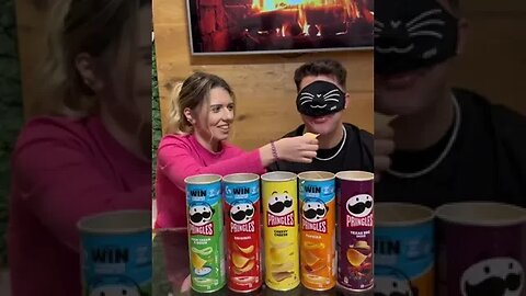 CHALLENGE DE ZIUA INDRAGOSTITILOR #oguritamica #mancaciosul #mancare #story23 #pringles