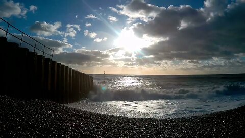 Strong Waves Breaking In The Seashore