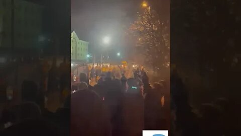 (Live News) Police Vans Burn Outside Asylum Seekers Hotel Liverpool UK