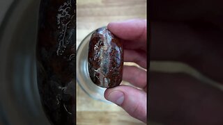 Revealing a beautiful agate with water!