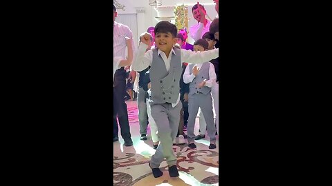 seven year old boy ka awesome dance