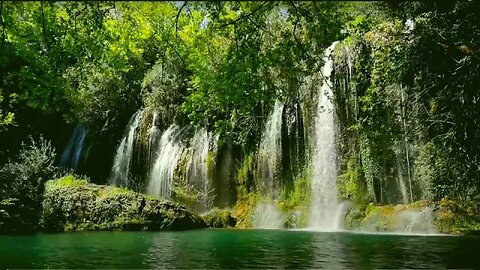 Calm your mind in 5 minutes to the sound of a waterfall