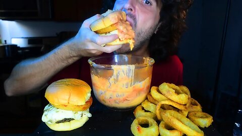 ASMR SPICY CHEESE DUNKED BURGERS + ONION RINGS * NO TALKING * | Nomnomsammieboy