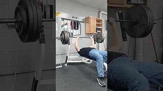 365lbs Raw Bench at the end of the work out, Crazy 🤪 old man