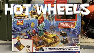 Hot Wheels Monster Trucks Arena Smashers Demo Derby Car Jump Challenge