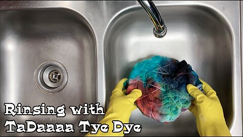 Rinsing Tie Dye with TaDaaaa Tye Dye: Polo Polo Shirt
