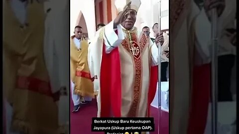 Berkat Uskup Baru Keuskupan Jayapura (Uskup Pertama OAP) Profeciat 😇🙏