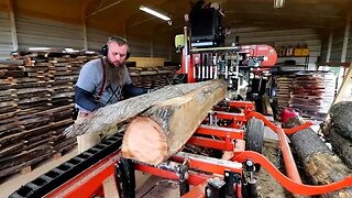 Stunning Oak On The Sawmill & The Fastest Way To Flatten Live Edge Slabs