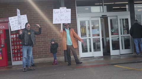 Protesting @JewelOsco to get Black Olives off our Taco Dip! #villapark