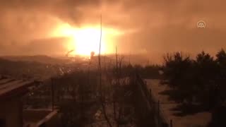 Huge fire raging in the city of Kahramanmaraş, Turkey following the