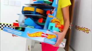 Vlad and Niki pretend play Ultimate Garage _ Hot Wheels City _ nikki vlad and his family car city