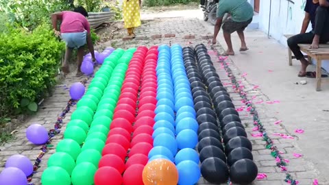 300 Balloon Popping Challenge Race